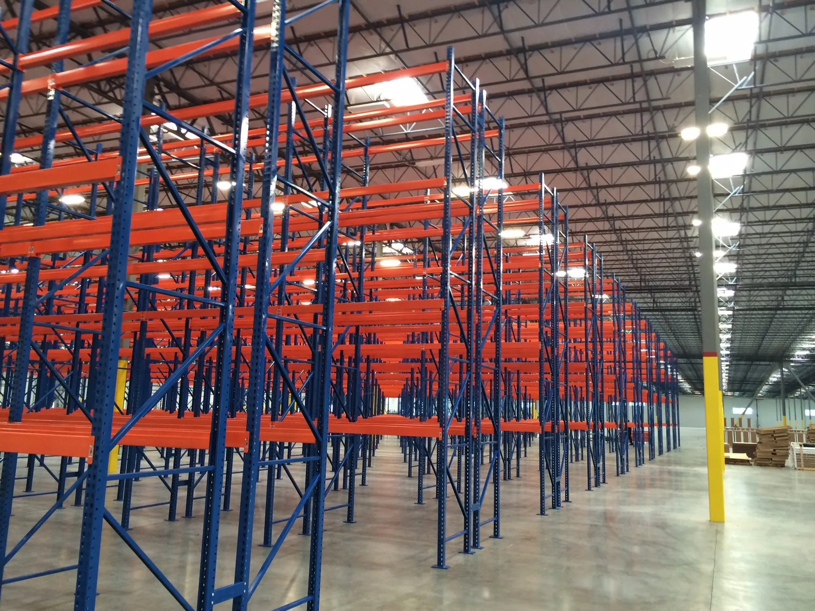 warehouse pallet racks in UAE